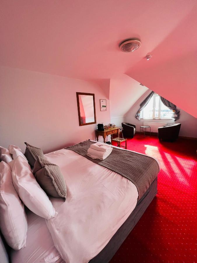 Dingle Marina Lodge Dış mekan fotoğraf